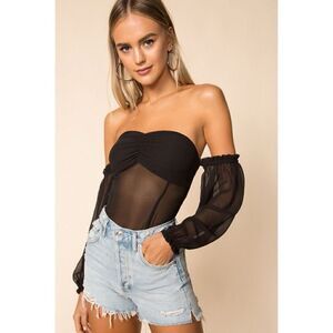 SUPERDOWN nickie off shoulder top M